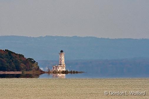 Point Abino Lighthouse_51932-5.jpg - Photographed from Port Colborne, Ontario, Canada.